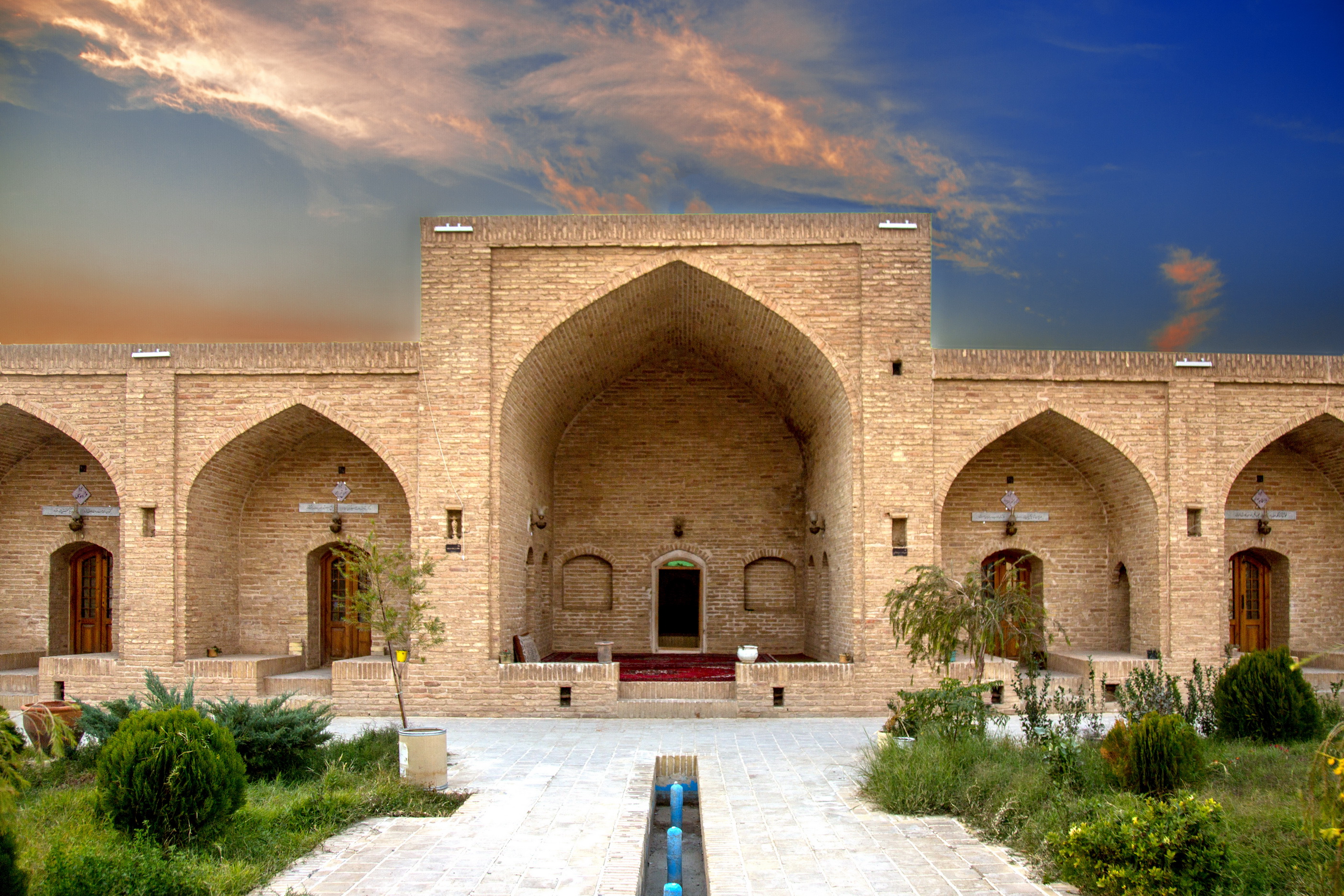 طراحی اپلیکیشن در آرادان