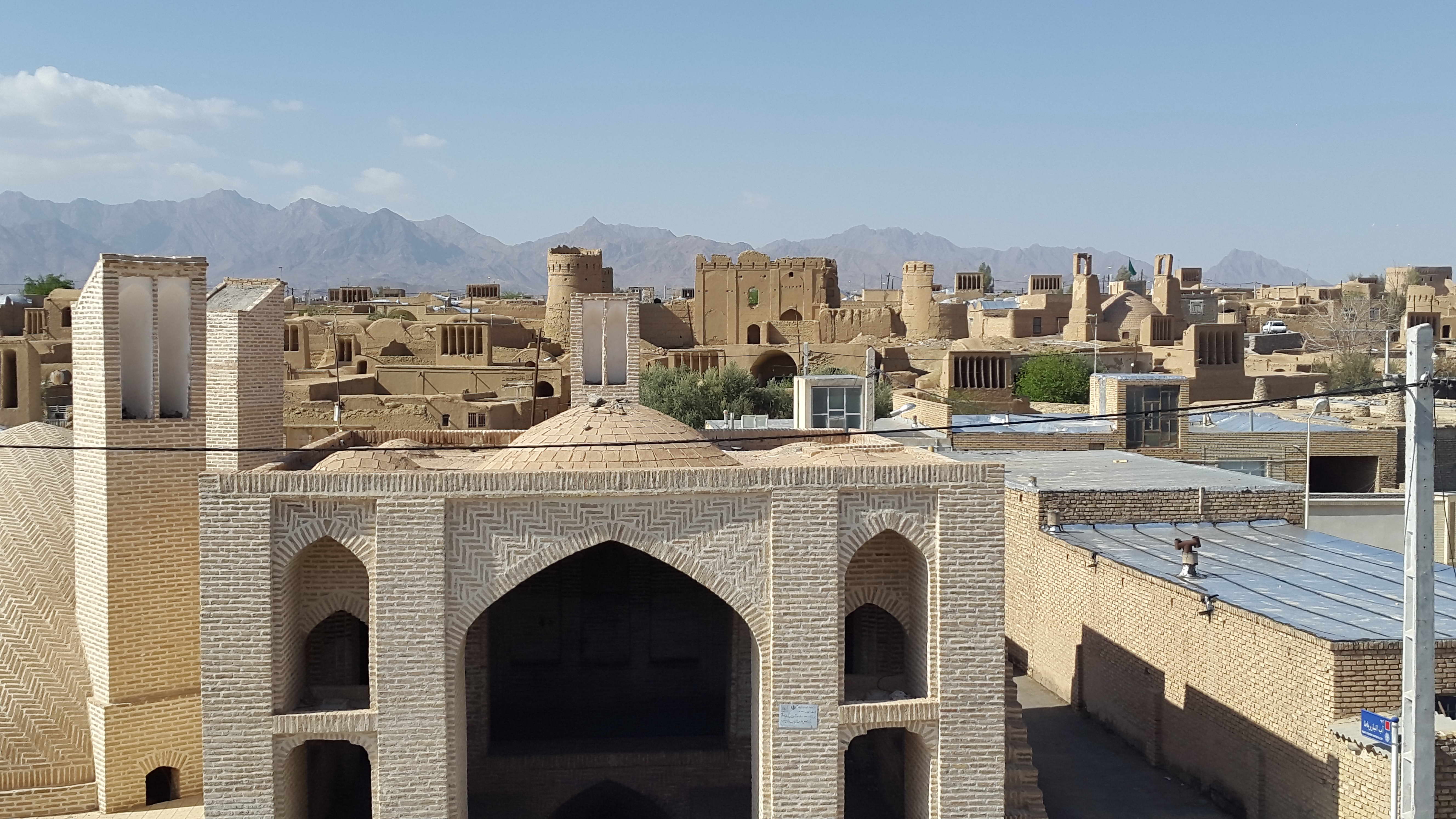 طراحی اپلیکیشن در عقدا
