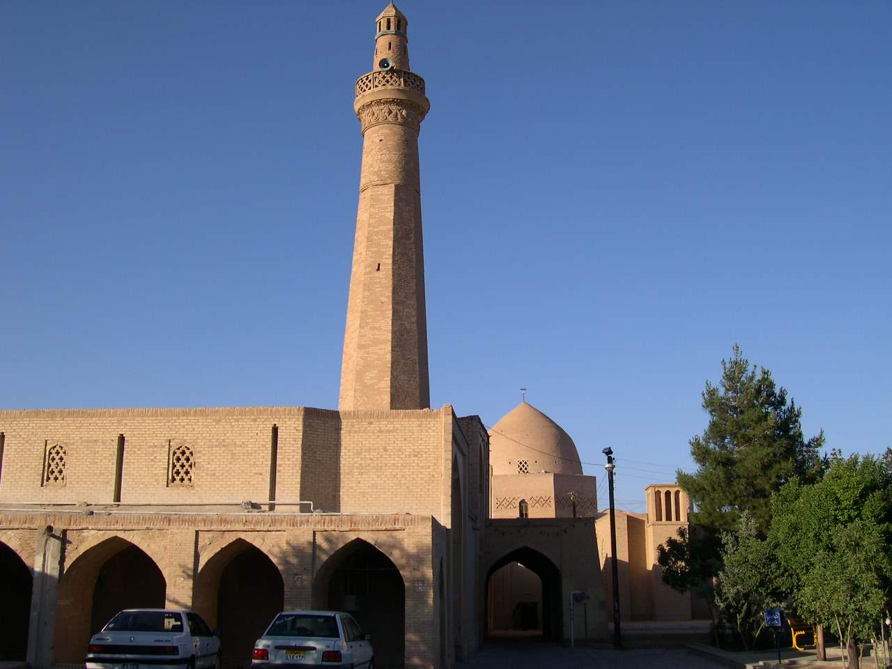 طراحی اپلیکیشن در نائین