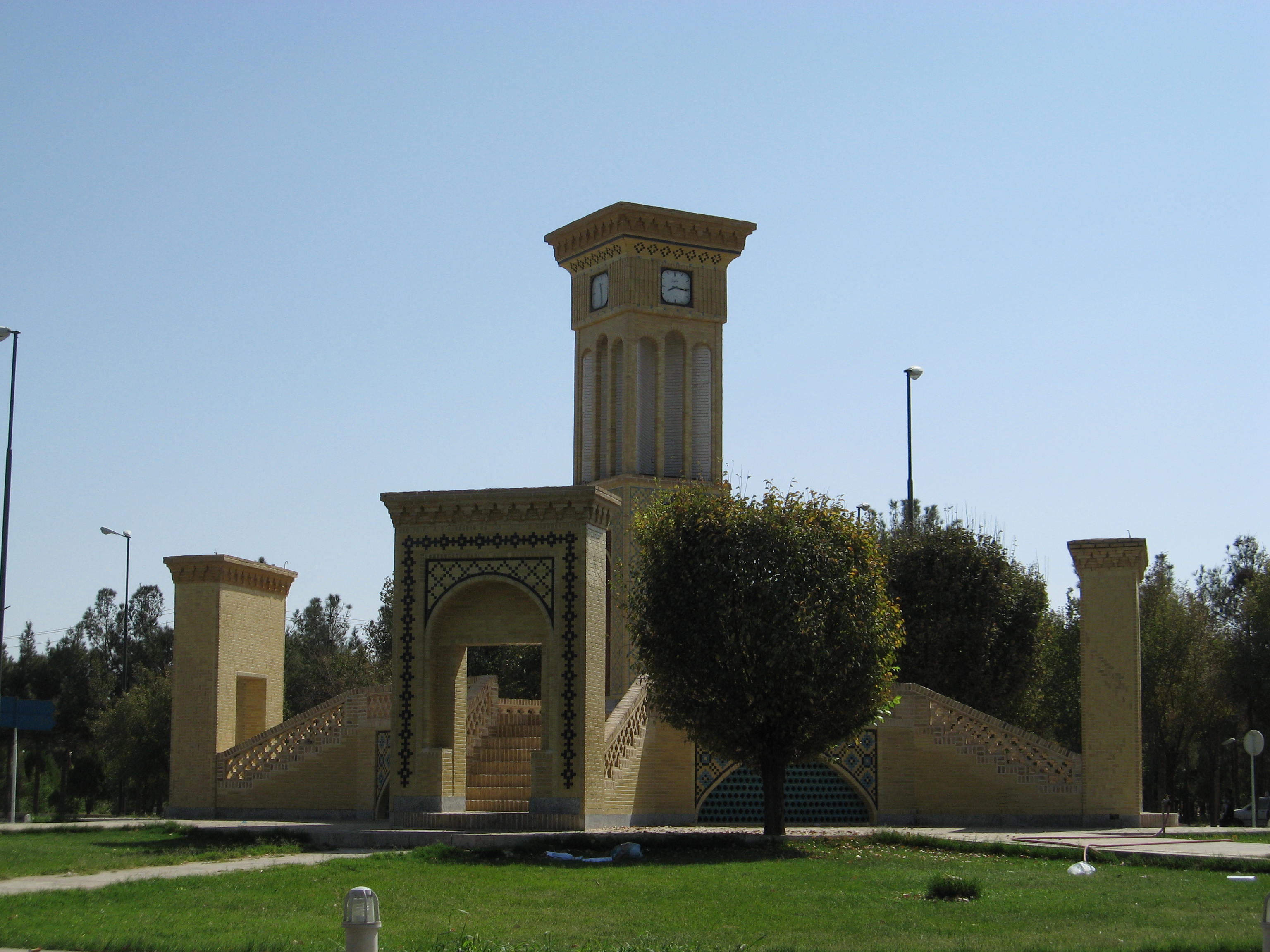 طراحی اپلیکیشن در بادرود