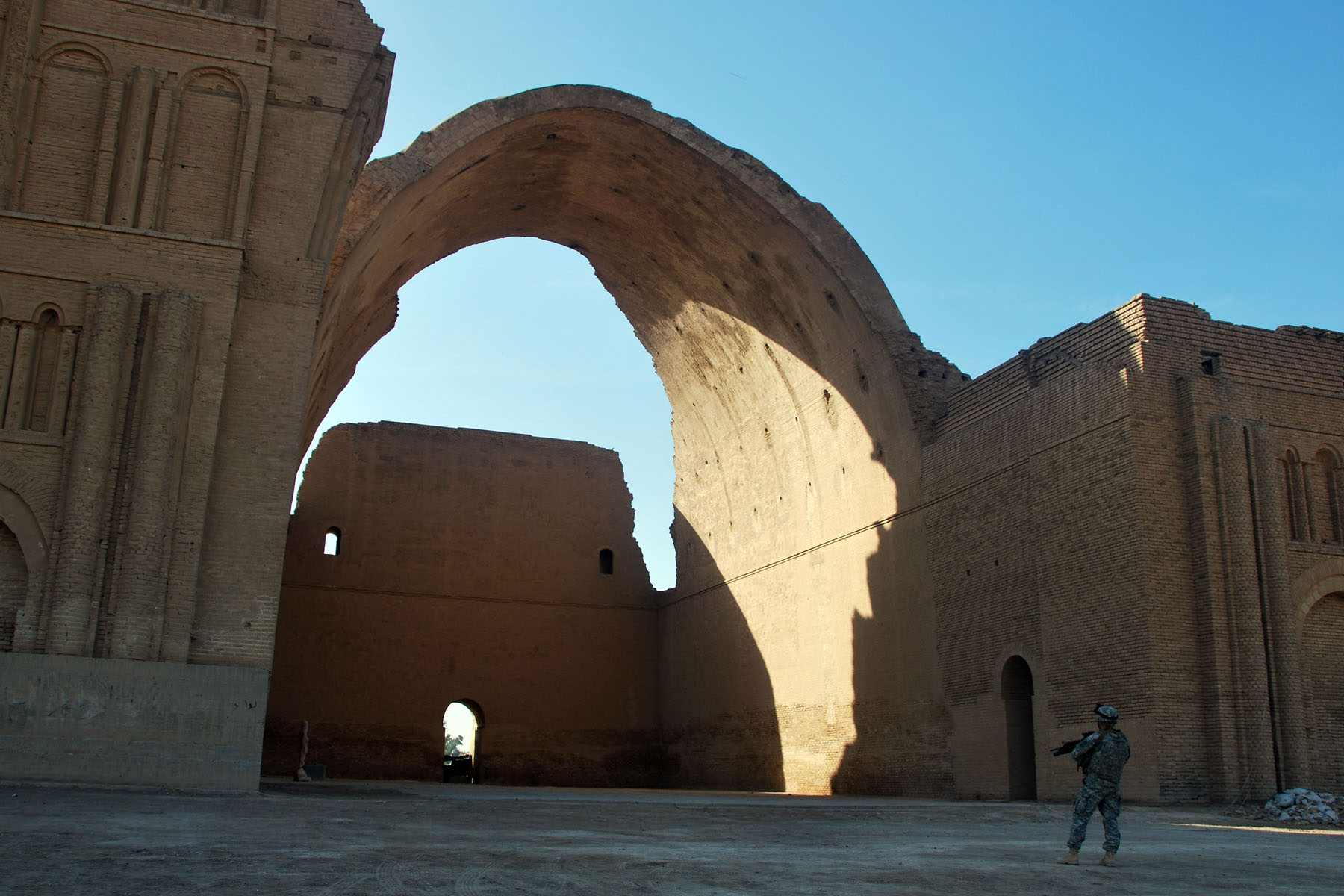 طراحی اپلیکیشن در ایوان