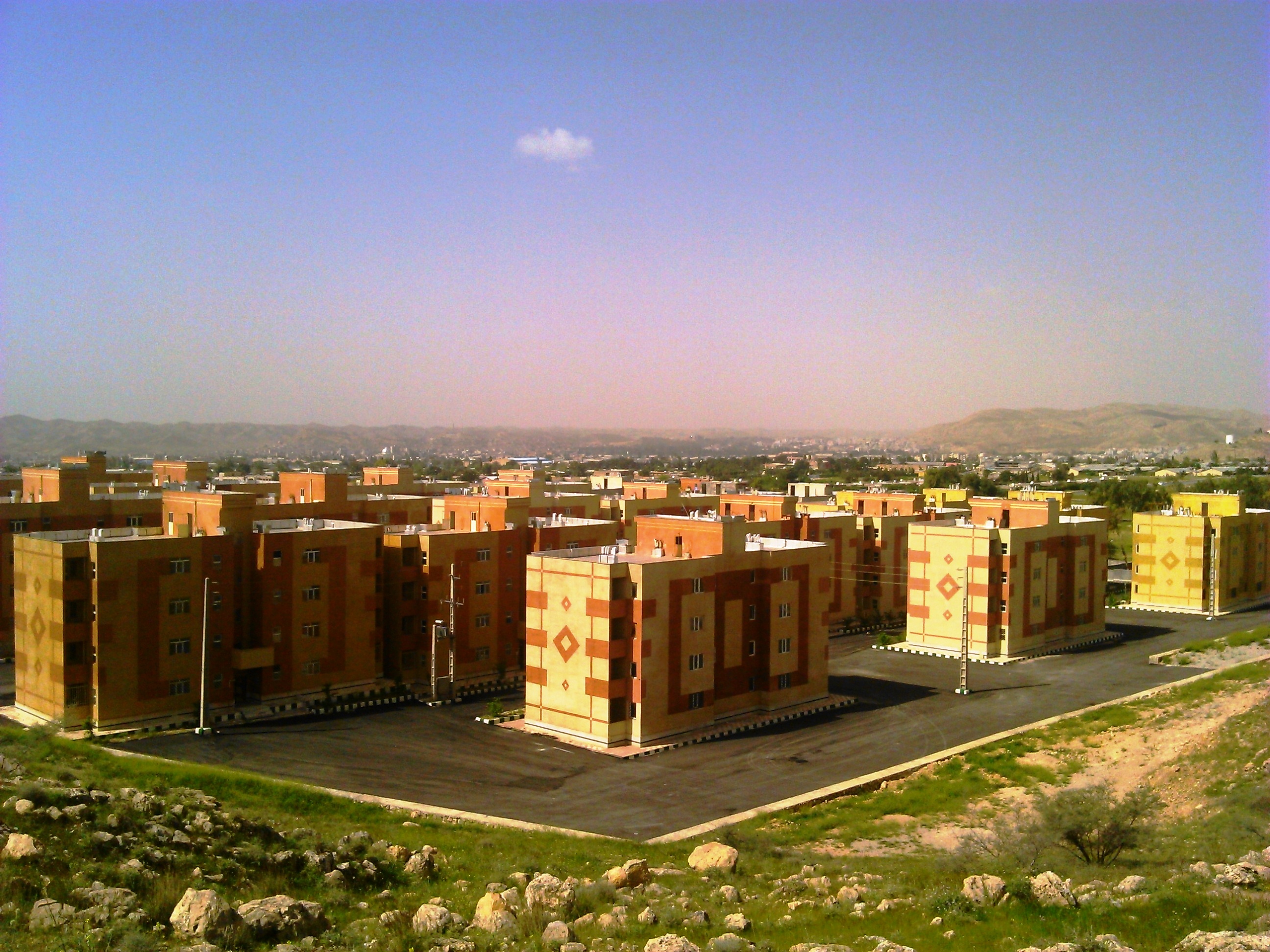 طراحی اپلیکیشن در دوگنبدان