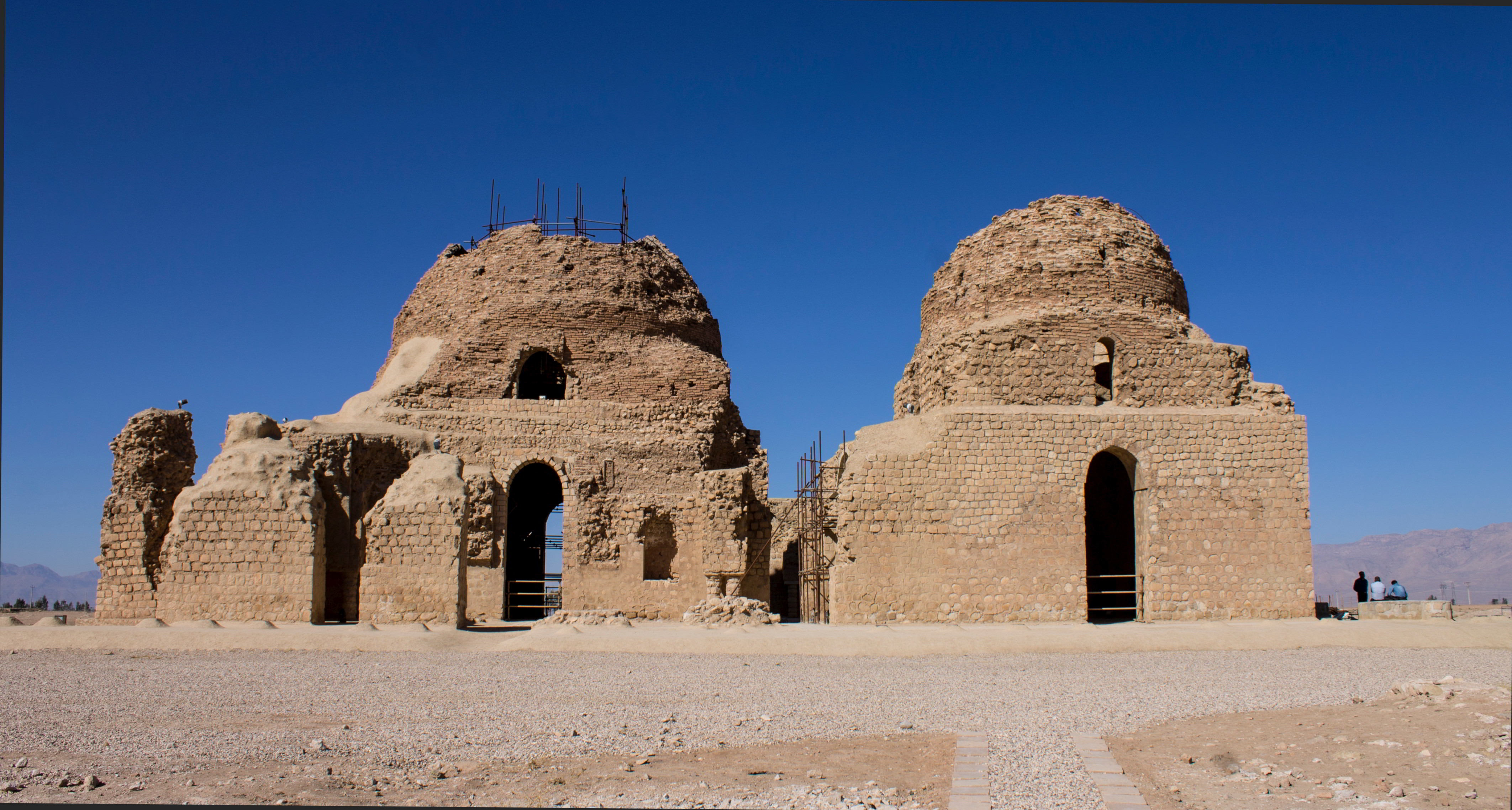 طراحی اپلیکیشن در سروستان